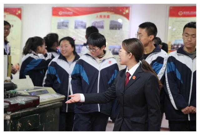 甘肃省临洮中学模拟法庭活动