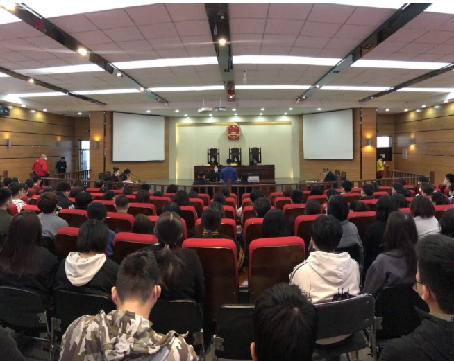 丰满法院普法进校园 模拟法庭审理案件