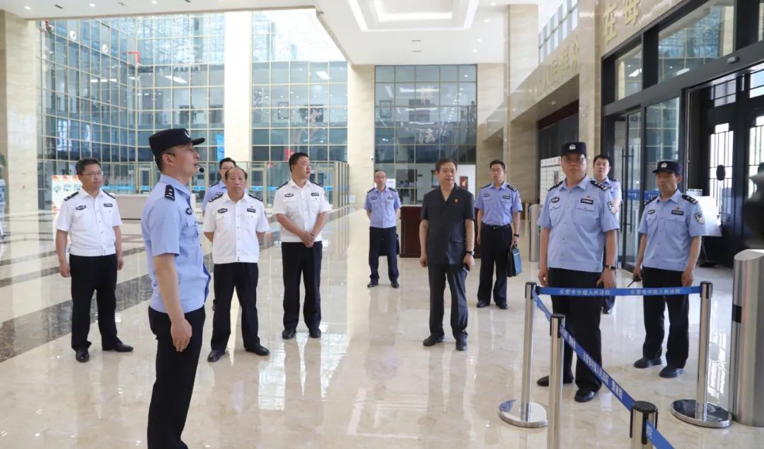 东营中院“六专四室”建设