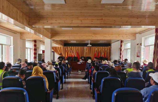 模拟法庭进乡村 法治教育入人心